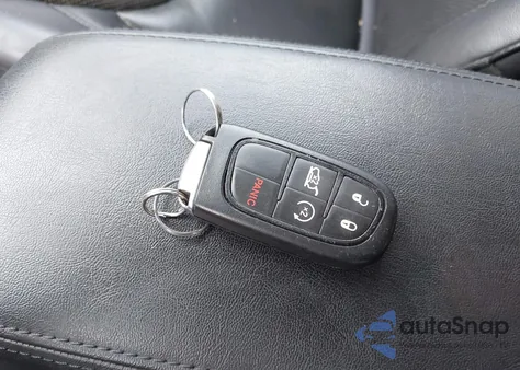 2018 Jeep Cherokee Overland 4X4 from USA, damaged, VIN 1C4PJMJX4JD529072